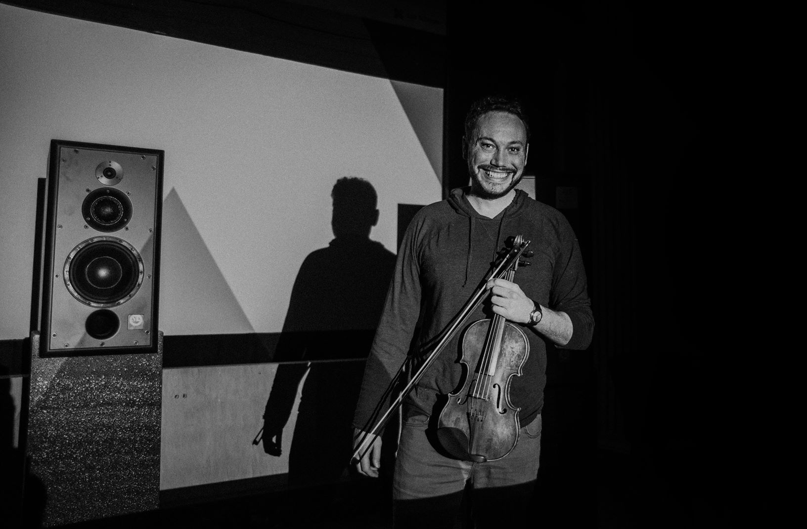 Eric Boulanger and his violin at The Bakery (Culver City, CA). Photo by Jei Romanes and Gaile Deoso.