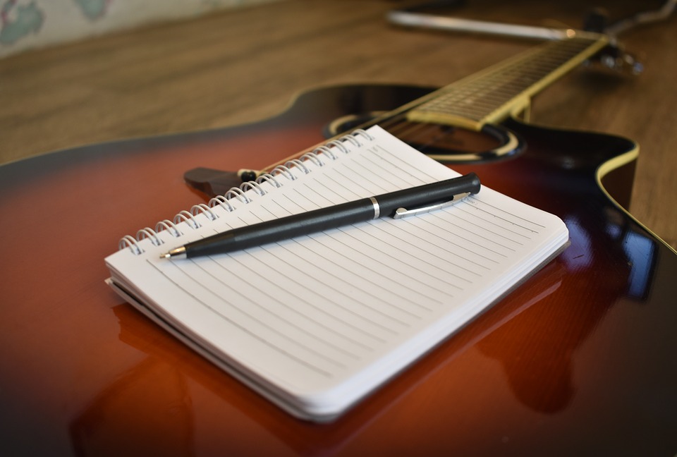 guitar-notepad-pen.jpg